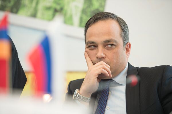 Третья международная конференция Традиционные ценности — вызовы современности в Первопрестольном Эчмиадзине Третья международная конференция Традиционные ценности — вызовы современности в Первопрестольном Эчмиадзине - Sputnik Армения