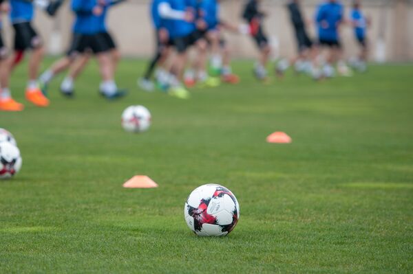 Тренировка сборной Армении по футболу перед матчем со сборной Эстонии (22 марта 2018). Ереван Тренировка сборной Армении по футболу перед матчем со сборной Эстонии (22 марта 2018). Ереван - Sputnik Армения