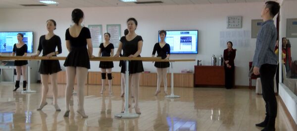 Балетный класс для дам преклонного возраста в Китае Балетный класс для дам преклонного возраста в Китае - Sputnik Արմենիա