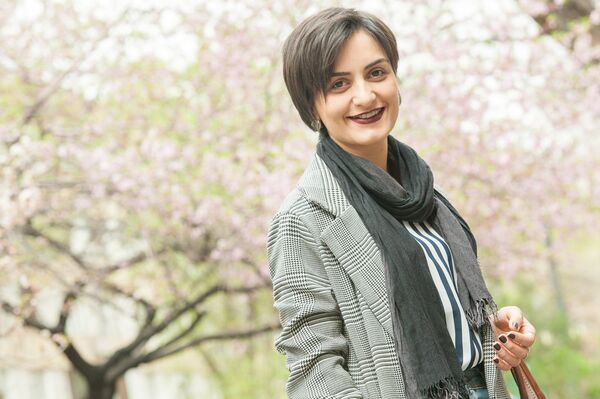 Поэтесса Асмик Симонян  - Sputnik Армения