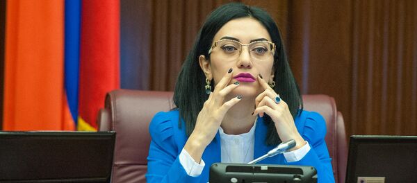 Вице-спикер НС Армении Арпине Оганнесян Вице-спикер НС Армении Арпине Оганнесян - Sputnik Армения