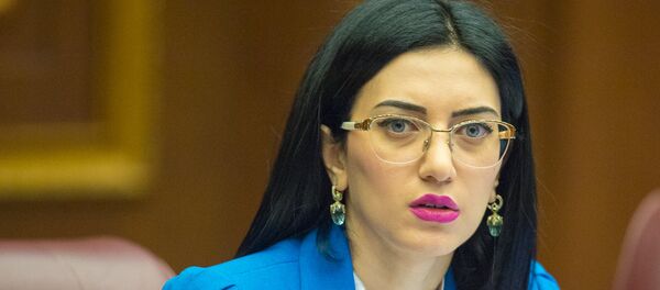 Вице-спикер НС Армении Арпине Оганнесян Вице-спикер НС Армении Арпине Оганнесян - Sputnik Արմենիա