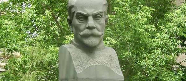 Бюст Левону Орбели Бюст Левону Орбели - Sputnik Արմենիա