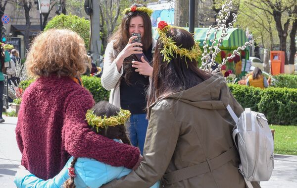 Верующие с венками и служба в церквях: в Армении празднуют Вербное воскресенье — Цахказард - Sputnik Армения