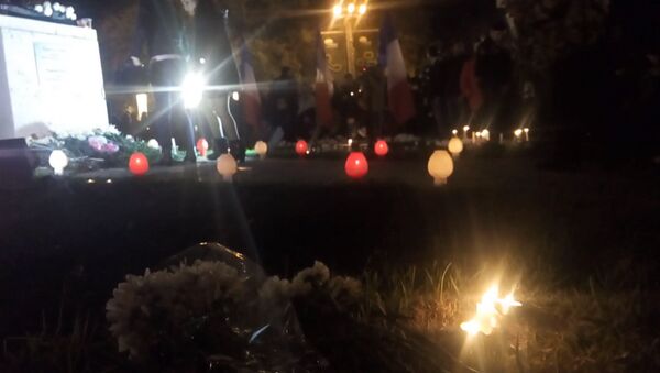 Сотни свечей зажглись на площади Франции в Ереване - Sputnik Армения
