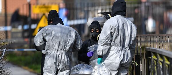 Британские специалисты во время расследования отравления экс-полковника ГРУ Сергея Скрипаля и его дочери (16 марта 2018). Солсбери, Великобритания Британские специалисты во время расследования отравления экс-полковника ГРУ Сергея Скрипаля и его дочери (16 марта 2018). Солсбери, Великобритания - Sputnik Армения