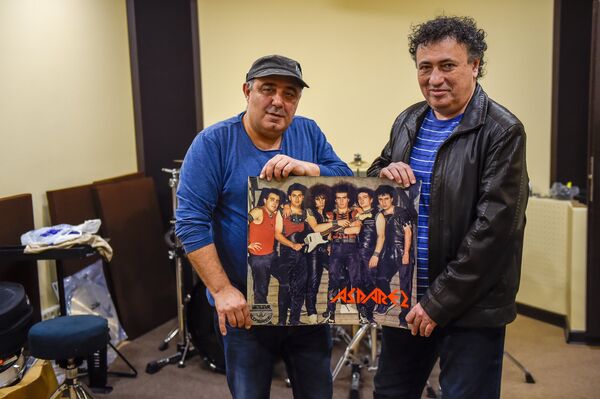 Участники первой хеви-метал группы Советской Армении Аспарез Армен Тороян и Давид Оганджанян - Sputnik Արմենիա