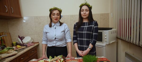 Հյուր շեֆ խոհարարին. ինչպես ձուկ և սպանախ պատրաստել Զատկի սեղանի համար Հյուր շեֆ խոհարարին. ինչպես ձուկ և սպանախ պատրաստել Զատկի սեղանի համար - Sputnik Արմենիա