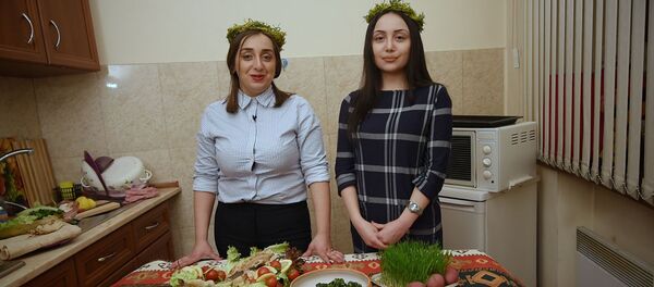 В гостях у шеф-повара: как приготовить рыбу и шпинат к пасхальному столу - Sputnik Армения