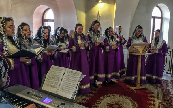 Пасха в армянской католической церкви, Гюмри - Sputnik Армения