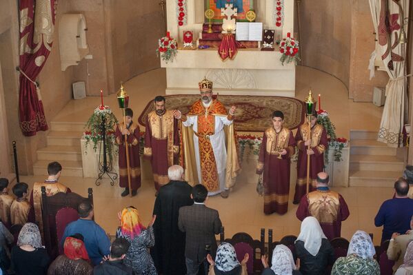 Пасха в церкви Святой Богоматери Катогике, Ереван - Sputnik Армения