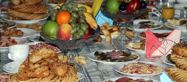 Праздничный стол Праздничный стол - Sputnik Армения