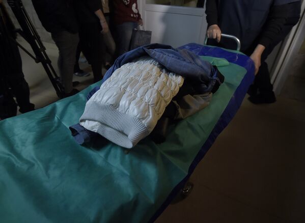 Обстановка в мед.центре Григор Лусаворич, куда доставлены раненные при взрыве ресторана Бургер кинг - Sputnik Армения
