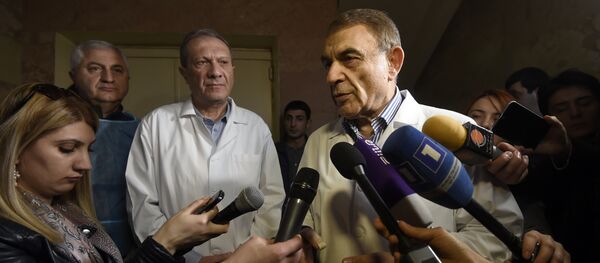 Обстановка в мед.центре Григор Лусаворич, куда доставлены раненные при взрыве ресторана Бургер кинг Обстановка в мед.центре Григор Лусаворич, куда доставлены раненные при взрыве ресторана Бургер кинг - Sputnik Արմենիա