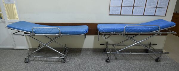 Обстановка в мед.центре Григор Лусаворич, куда доставлены раненные при взрыве ресторана Бургер кинг - Sputnik Արմենիա