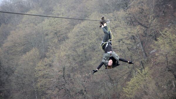 Аттракцион Zipline в экстрим парке Yell - Sputnik Армения