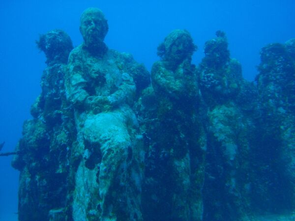 Скульптурная композиция We are the reef  в Национальном морском парке Канкуна в Мексике - Sputnik Армения