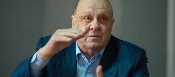 Режиссер, актер Владимир Меньшов выступает с мастер-классом в Ереванском институте театра и кино (4 апреля 2018). Ереван - Sputnik Армения