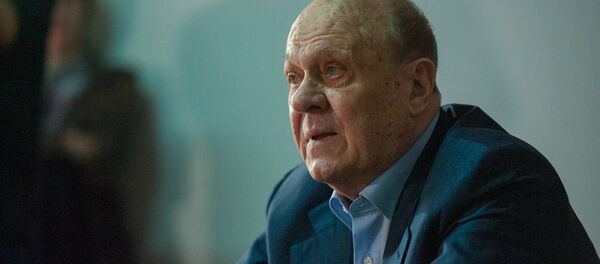 Режиссер, актер Владимир Меньшов выступает с мастер-классом в Ереванском институте театра и кино (4 апреля 2018). Ереван Режиссер, актер Владимир Меньшов выступает с мастер-классом в Ереванском институте театра и кино (4 апреля 2018). Ереван - Sputnik Армения