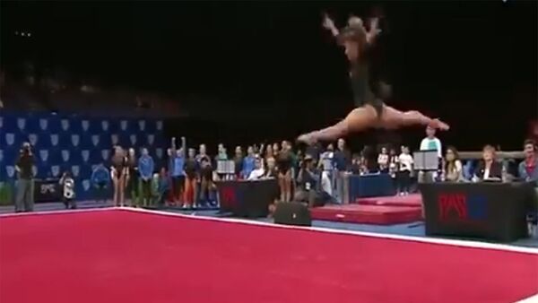 Американская гимнастка Кейтлин Охаши удивляет гибкостью - Sputnik Արմենիա