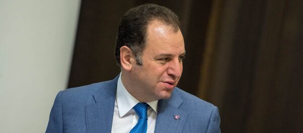 Министр Обороны Армении Виген Саркисян - Sputnik Армения