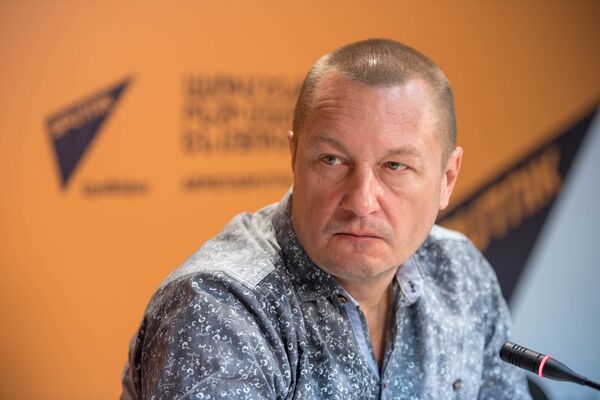Журналист, документалист Антон Степаненко Журналист, документалист Антон Степаненко - Sputnik Армения