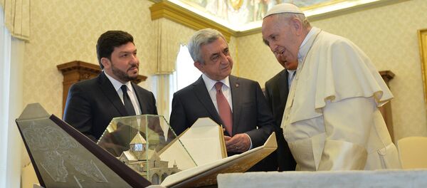 Встреча Папы Римского Франциска и президента Армении Сержа Саргсяна в Ватикане - Sputnik Армения