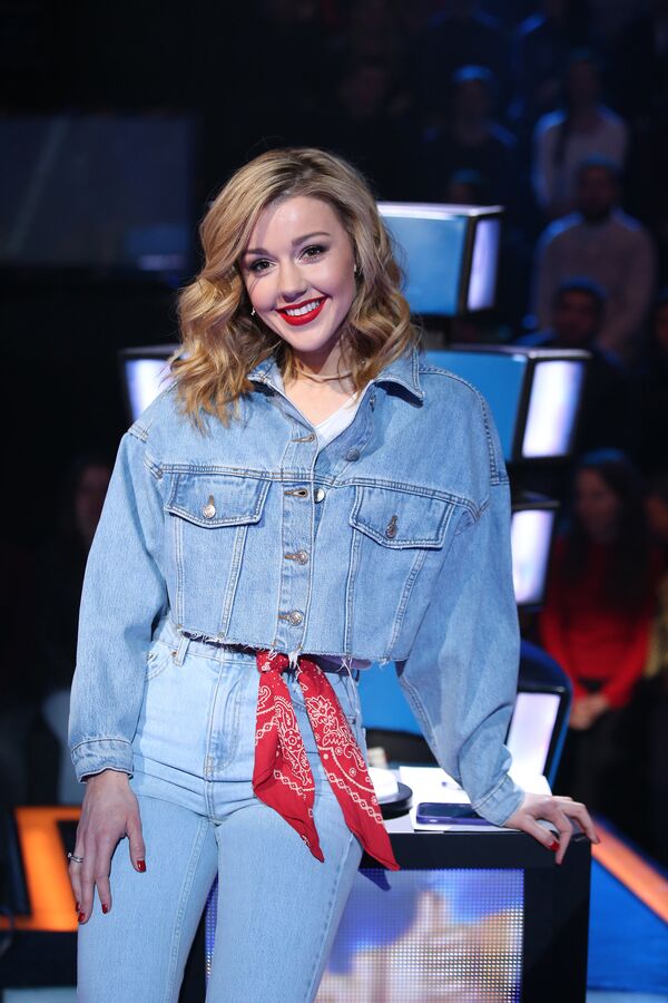 Член жюри проекта Ты супер!, певица Юлианна Караулова - Sputnik Армения