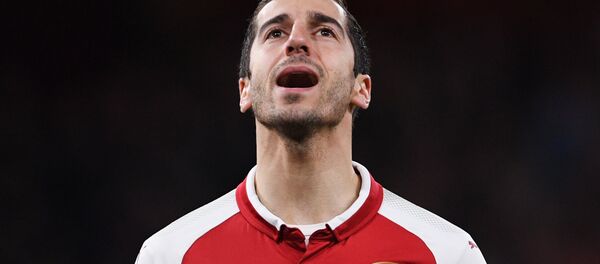 Полузащитник ФК Арсенал Генрих Мхитарян на матче 1/4 финала Лиги Европы Арсенал - ЦСКА (5 апреля 2018). Лондон, Великобритания Полузащитник ФК Арсенал Генрих Мхитарян на матче 1/4 финала Лиги Европы Арсенал - ЦСКА (5 апреля 2018). Лондон, Великобритания - Sputnik Армения