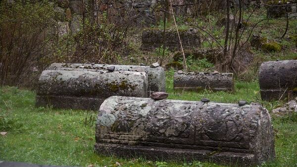 На берегу армянской реки Ехегис сохранилось еврейское кладбище - Sputnik Армения