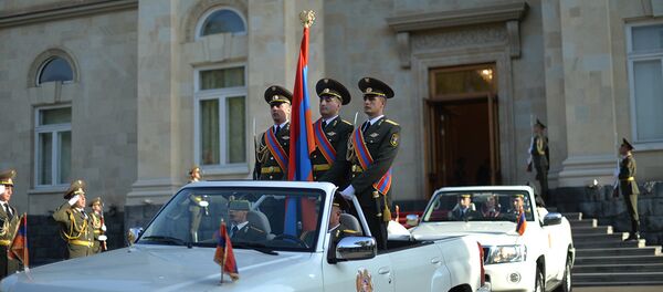 Из резиденции президента РА государственные и духовные символы перемещены в место проведения церемонии инаугурации - Sputnik Արմենիա