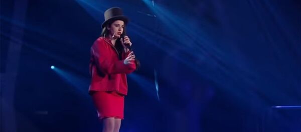 Мириам Багдасарян на шоу «Голос» исполняет Formidable из репертуара Stromae - Sputnik Армения