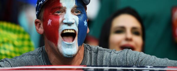 Болельщик сборной США в матче 1/8 финала чемпионата мира по футболу Бельгия - США (1 июля 2014). Сальвадов, Бразилия - Sputnik Армения