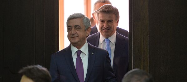 Президент и премьер министр Армении Серж Саргсян и Карен Карапетян Президент и премьер министр Армении Серж Саргсян и Карен Карапетян - Sputnik Армения