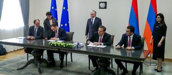 Армения и Евросоюз 21 марта парафировали новое рамочное соглашение о сотрудничестве Армения и Евросоюз 21 марта парафировали новое рамочное соглашение о сотрудничестве - Sputnik Արմենիա