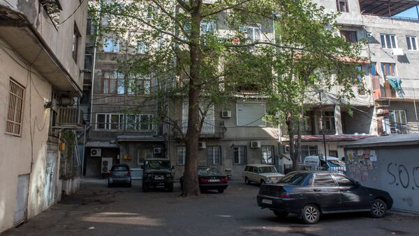 П-образный двор на перекрестке проспекта Маштоца и улицы Пушкина, Ереван - Sputnik Արմենիա