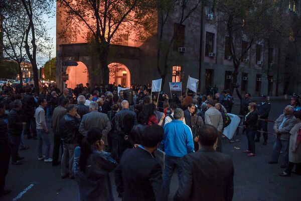 Акция протеста у здания РПА (11 апреля 2018). Ереван - Sputnik Армения