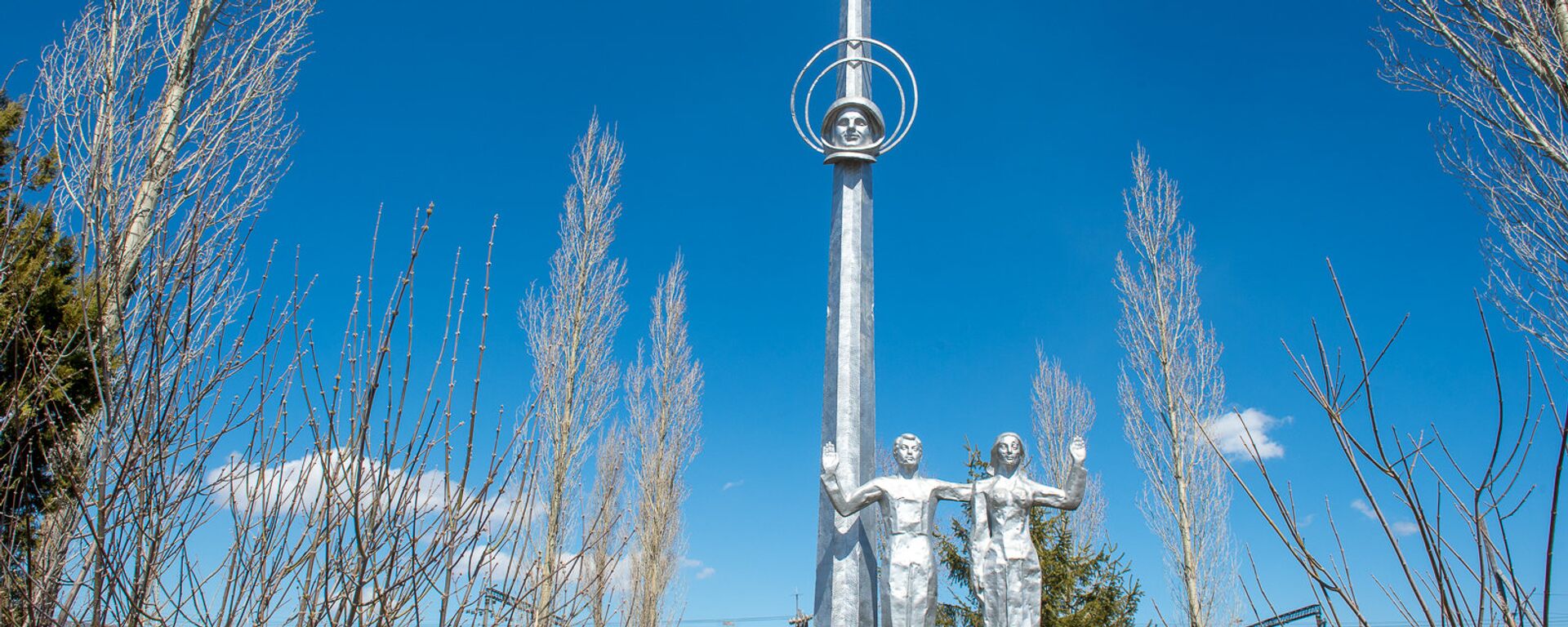 Памятник Гагарину в селе Гагарин - Sputnik Армения, 1920, 12.04.2018