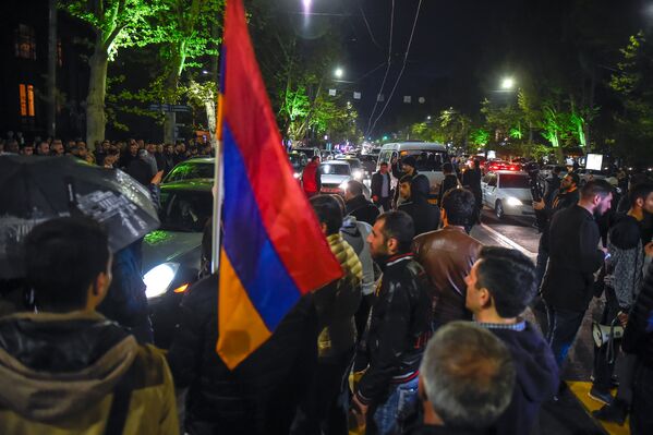 Акция протеста Мой Шаг (13 апреля 2018). Проспект Маштоца, Ереван - Sputnik Армения