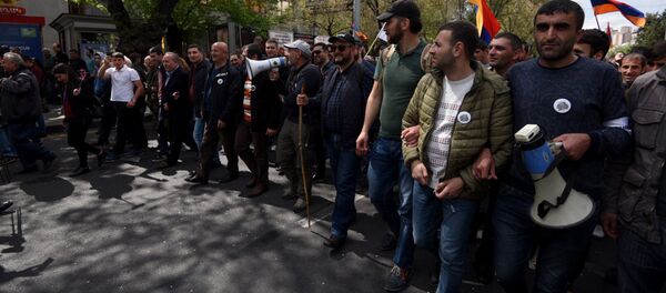 Шествие оппозиции в центре Еревана Шествие оппозиции в центре Еревана - Sputnik Արմենիա