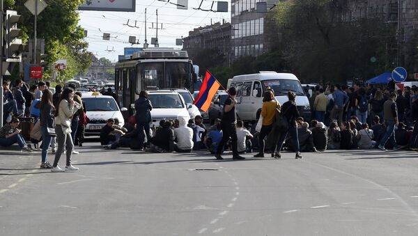 Шествие оппозиции в центре Ереванa - Sputnik Արմենիա