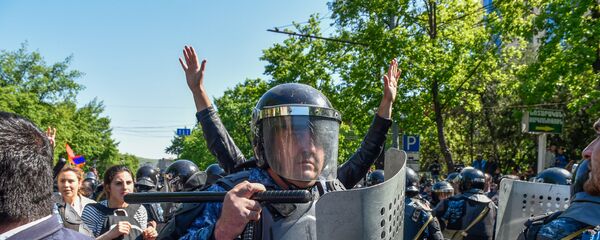 Беспорядки на проспекте Баграмяна (16 апреля 2018) Ереван Беспорядки на проспекте Баграмяна (16 апреля 2018) Ереван - Sputnik Արմենիա