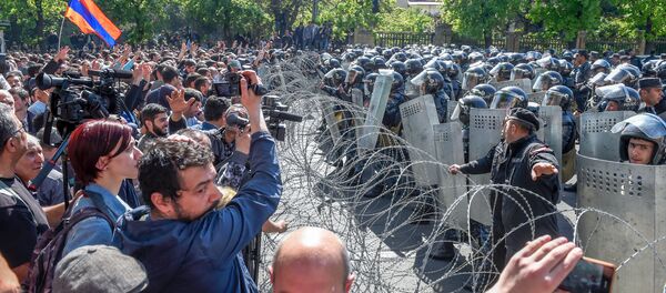 Беспорядки на проспекте Баграмяна (16 апреля 2018). Ереван - Sputnik Արմենիա