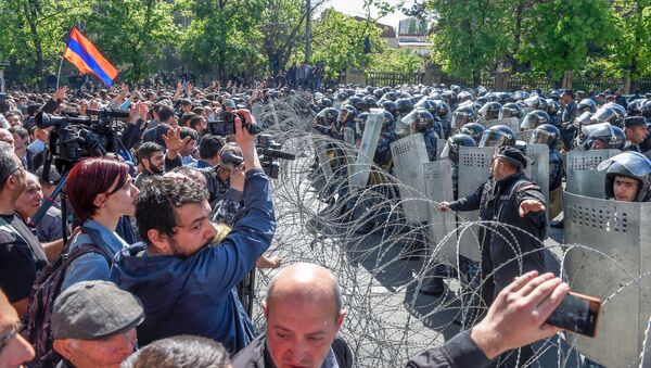 Беспорядки на проспекте Баграмяна (16 апреля 2018). Ереван - Sputnik Արմենիա