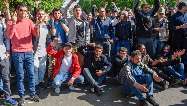 Беспорядки на проспекте Баграмяна (16 апреля 2018). Ереван - Sputnik Армения
