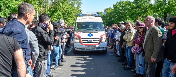 Ситуация на проспекте Баграмяна (16 апреля 2018). Ереван Ситуация на проспекте Баграмяна (16 апреля 2018). Ереван - Sputnik Արմենիա