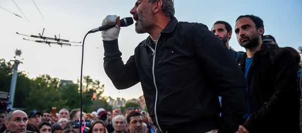 Никол Пашинян на площади Франции - Sputnik Արմենիա