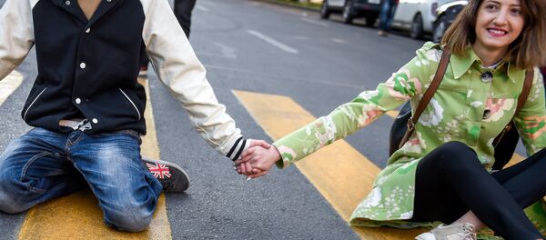 Активисты на перекрестке проспекта Саят-Нова и улицы Абовян (17 апреля 2018). Ереван - Sputnik Армения