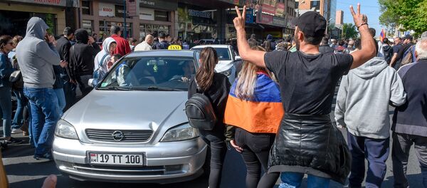 Активисты на улице Нар Дос (17 апреля 2018). Ереван Активисты на улице Нар Дос (17 апреля 2018). Ереван - Sputnik Արմենիա