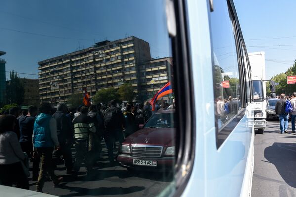 Բողոքի ակցիայի մասնակիցները Տիգրան Մեծ փողոցում - Sputnik Արմենիա